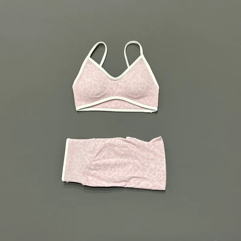 Ensemble de sport femme Leo Seamless – Brassière de sport et short scrunch motif léopard