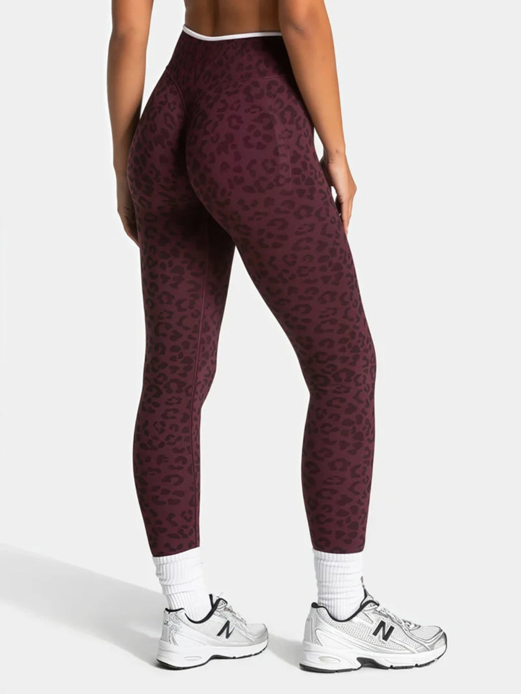 High-Waist Scrunch Leggings Leopardenmuster Detailansicht Merlot