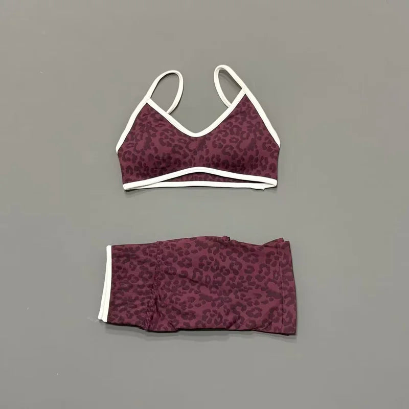 Gym Set Damen Leo Seamless – Sport BH & Scrunch Shorts Leopardenmuster