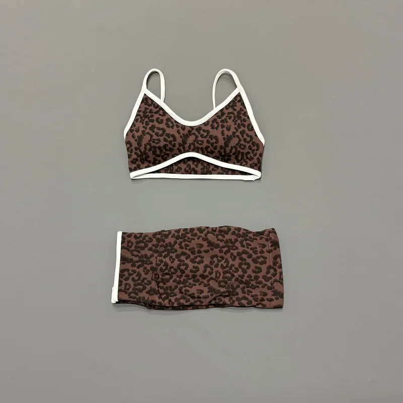 Gym Set Damen Leo Seamless – Sport BH & Scrunch Shorts Leopardenmuster