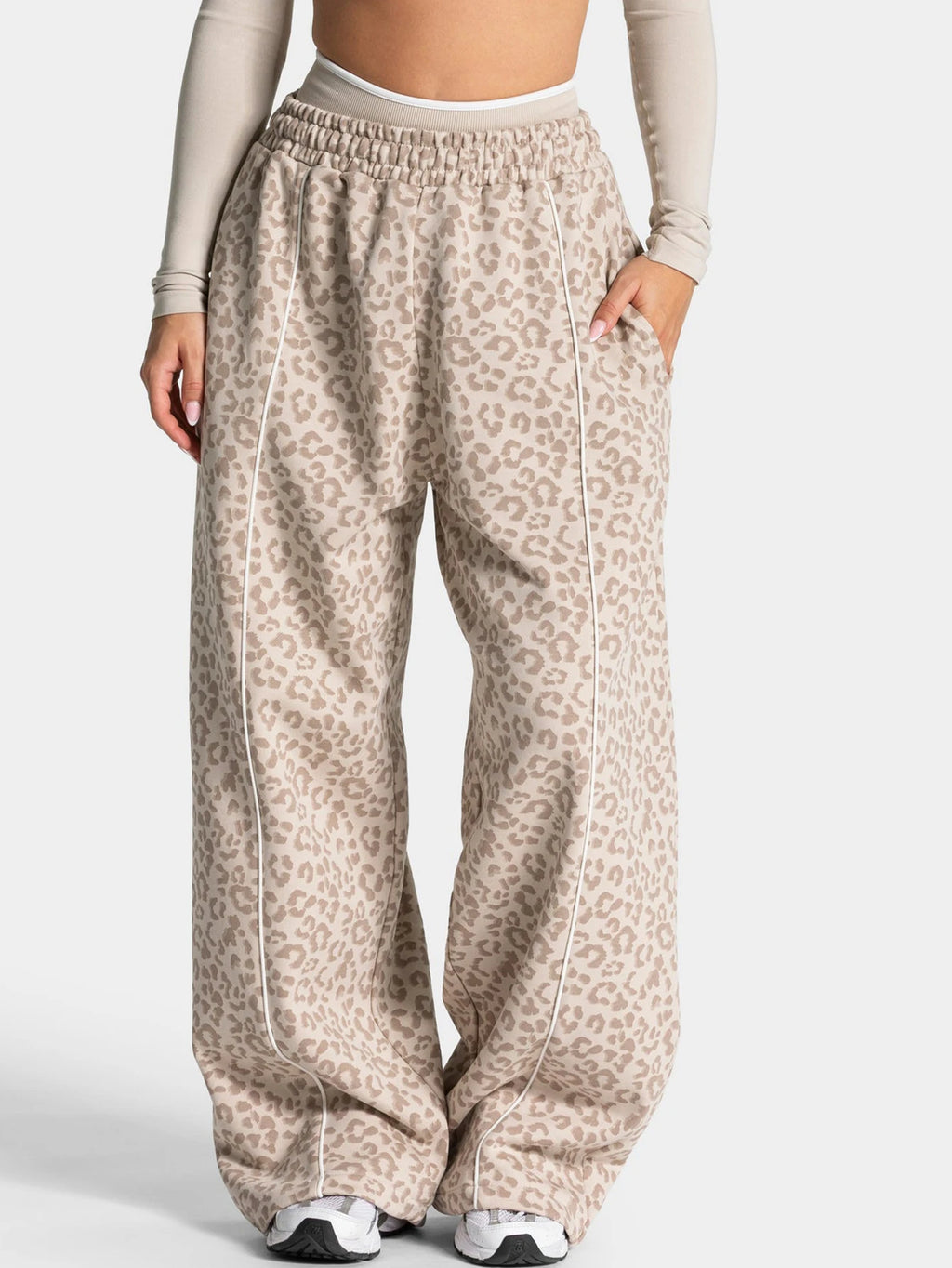Yoga Pants Wide Leg Leopardenmuster Frontansicht Creme