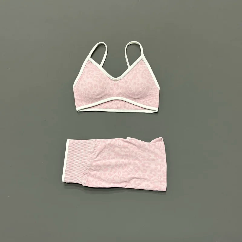 Gym Set Damen Leo Seamless – Sport BH & Scrunch Shorts Leopardenmuster