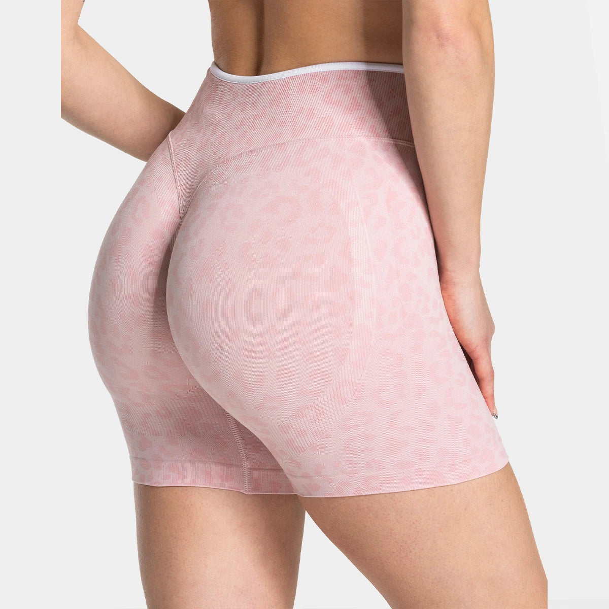 Yoga Shorts Colorblock Leopardenmuster Getragen
