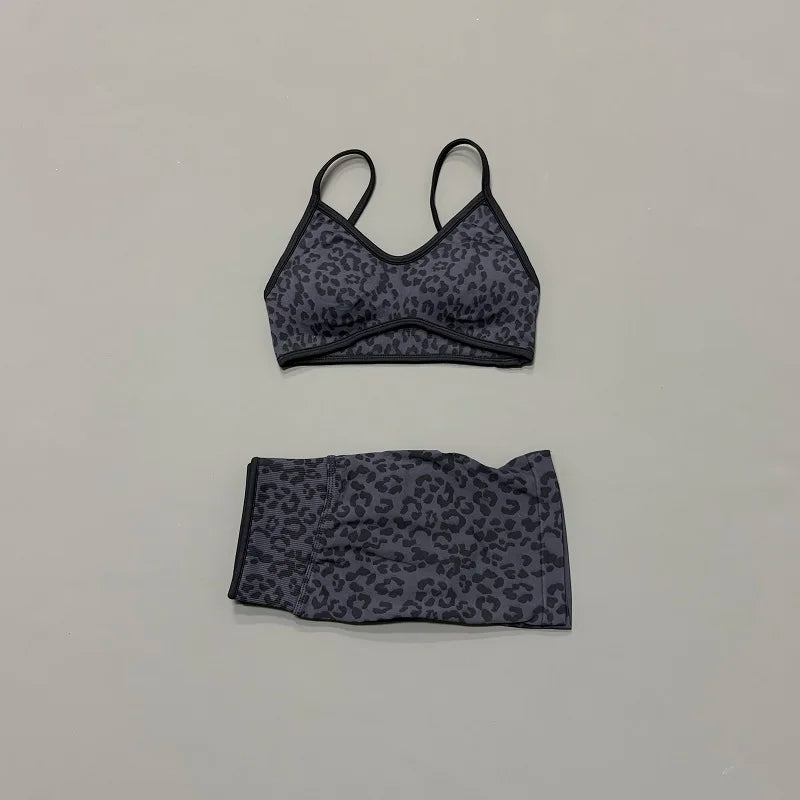 Gym Set Damen Leo Seamless – Sport BH & Scrunch Shorts Leopardenmuster