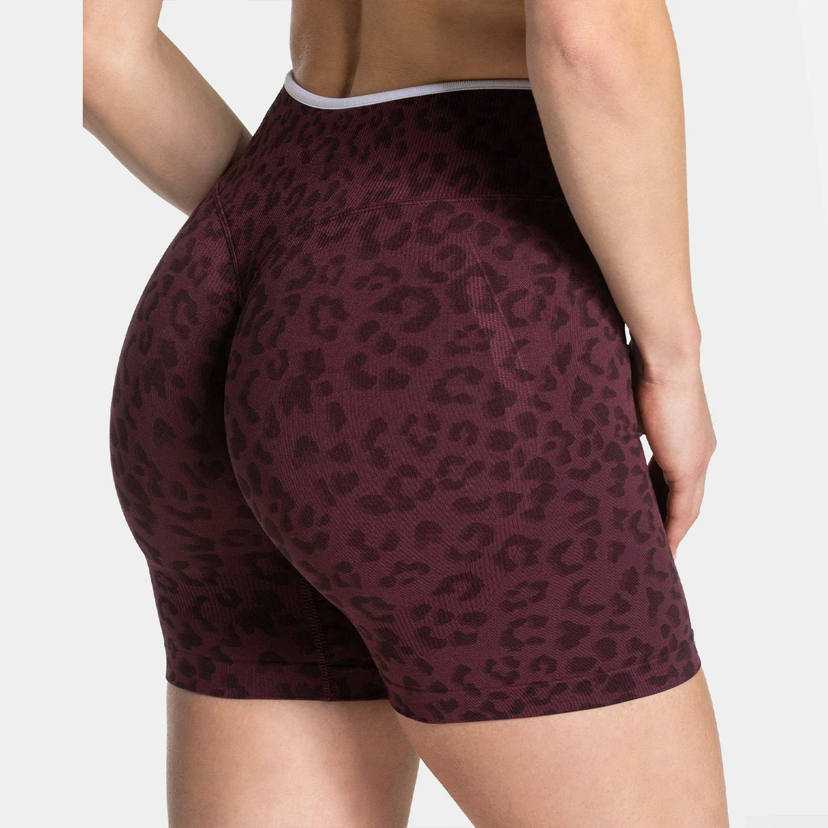 Yoga Shorts Colorblock Leopardenmuster Vanille Frontansicht